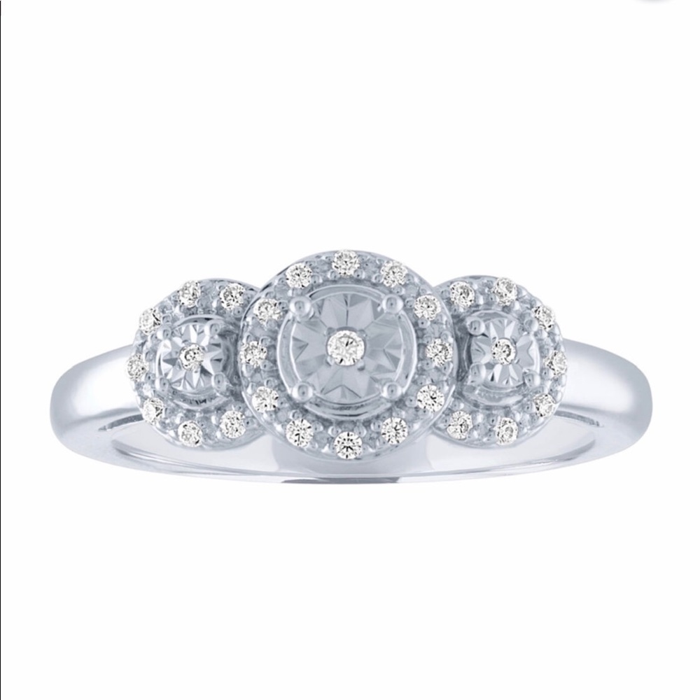 Brand NWT diamond ring